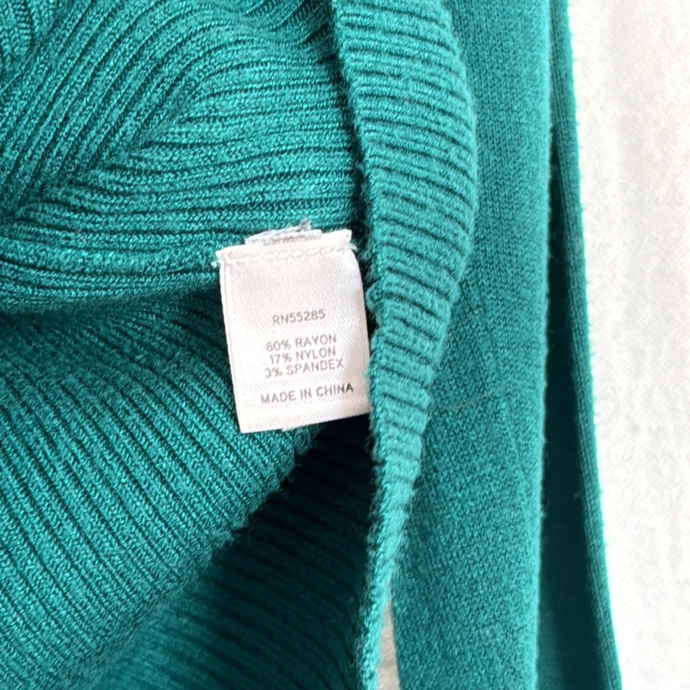 Express Fitted Small Green Button-Up Cardigan - Picture 4 of 6